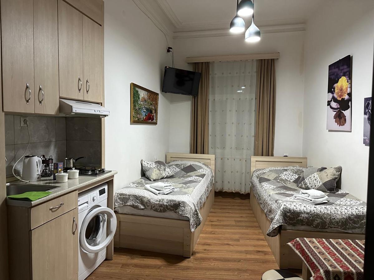 Leselidze Guest House Tbilisi Esterno foto
