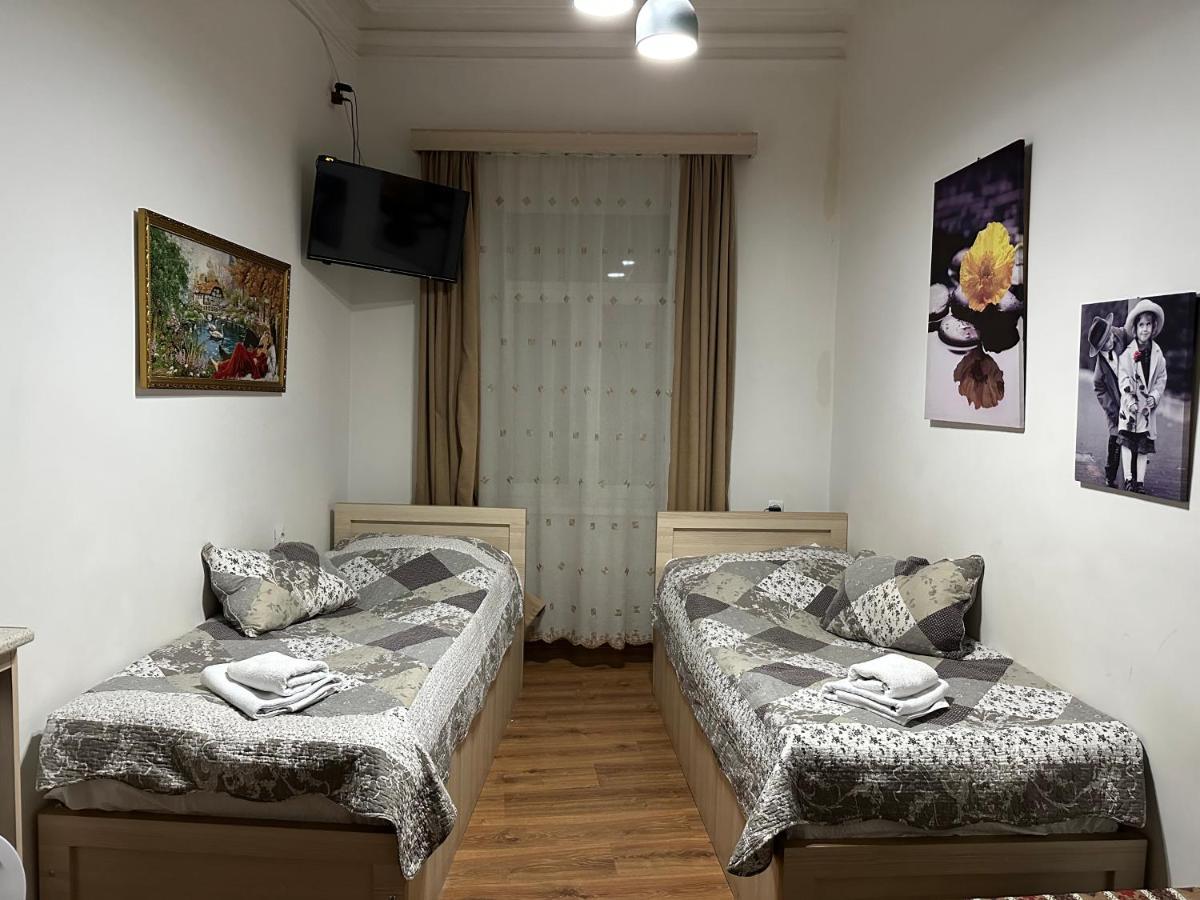 Leselidze Guest House Tbilisi Esterno foto